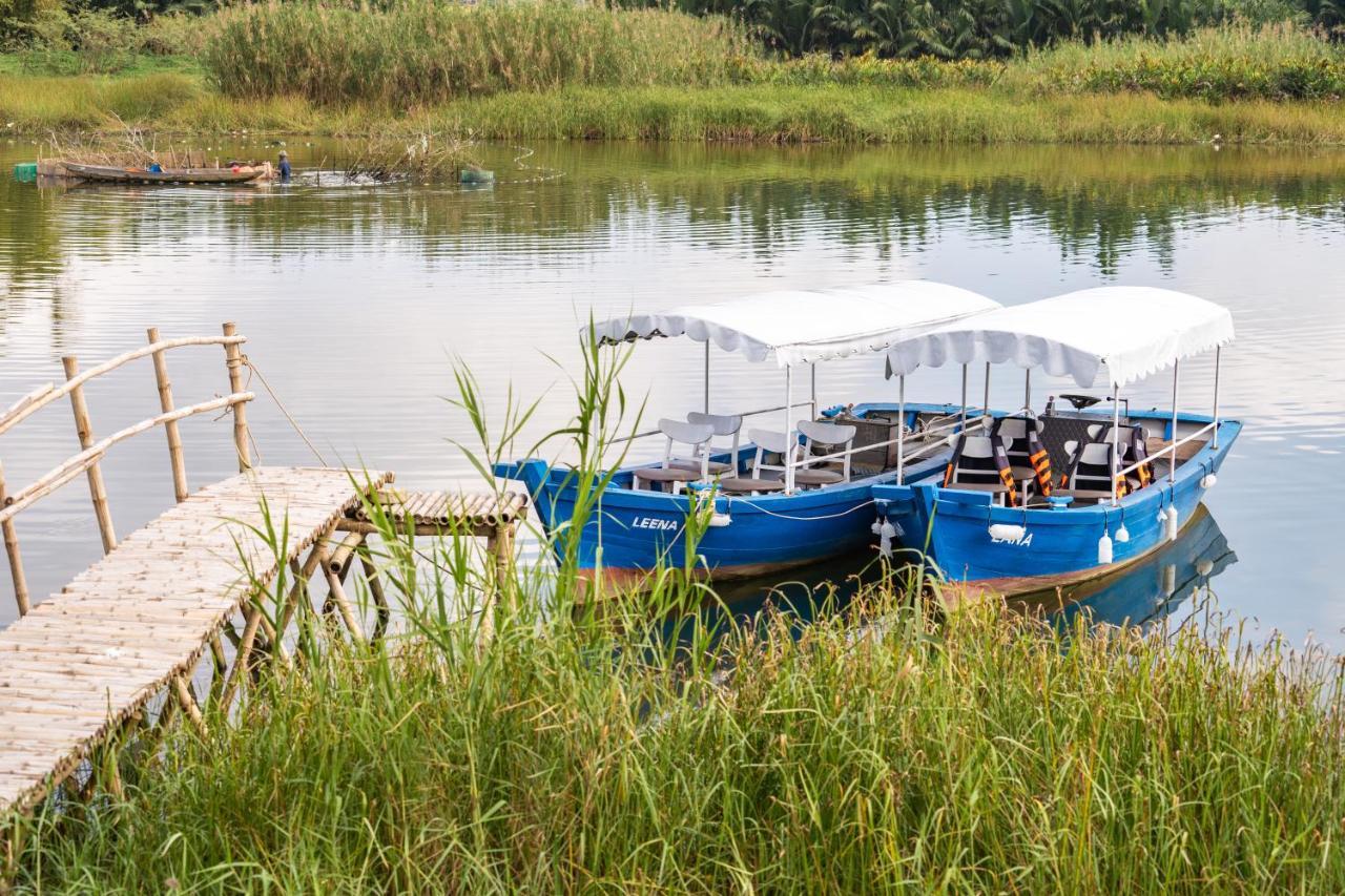 The Boathouse Riverside Homestay Хой Ан Екстериор снимка